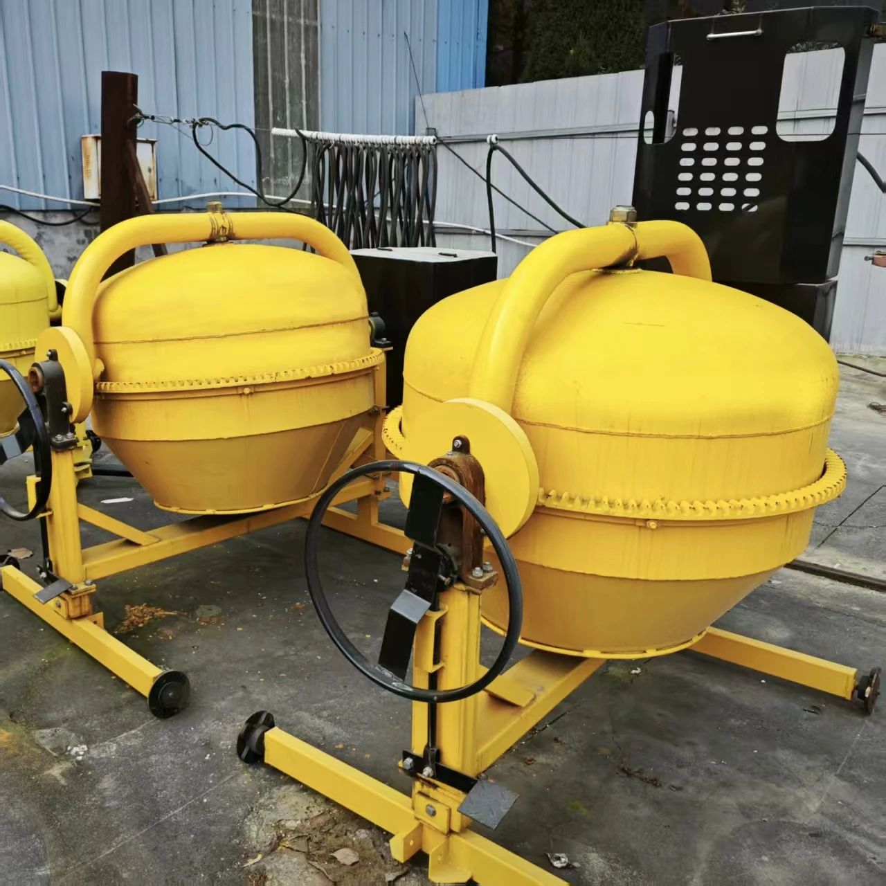 H2a5de9f98b8244fc8667d182f7aea779t.webp Efficient Compact Concrete Mixer: Portable Solution for Home Renovation & Small Jobs - Image 1